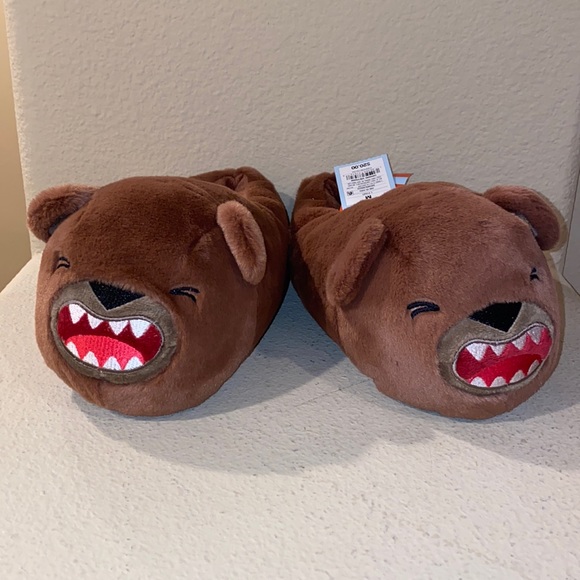 Cat & Jack Kids Gatlin Bear Slippers - Picture 1 of 6